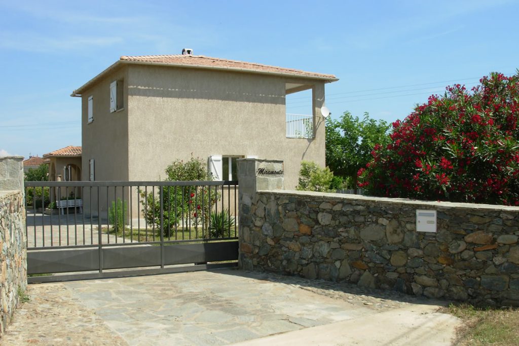 Einfahrt Haus Villa Miramonte